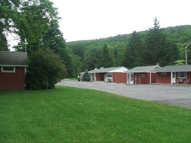 Red Carpet Inn On The Lake - Oneonta Exteriér fotografie