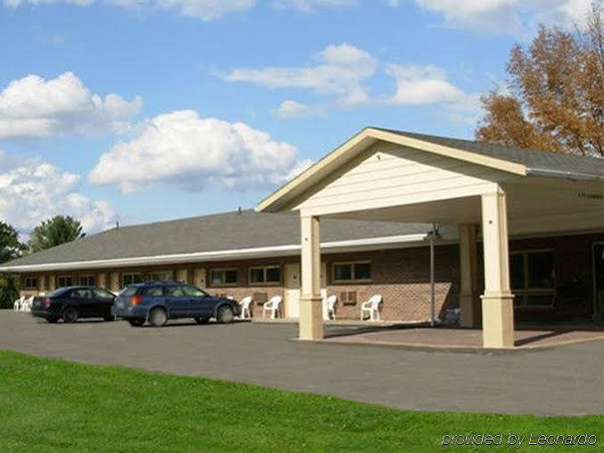 Red Carpet Inn On The Lake - Oneonta Exteriér fotografie