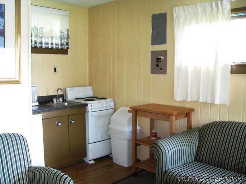 Red Carpet Inn On The Lake - Oneonta Exteriér fotografie