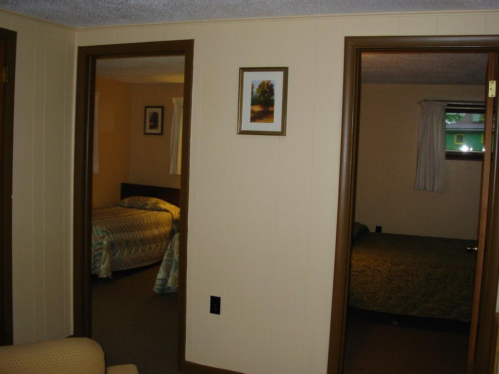 Red Carpet Inn On The Lake - Oneonta Exteriér fotografie
