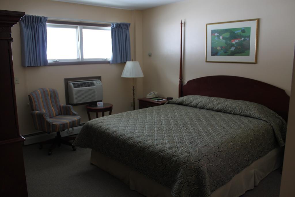 Red Carpet Inn On The Lake - Oneonta Exteriér fotografie