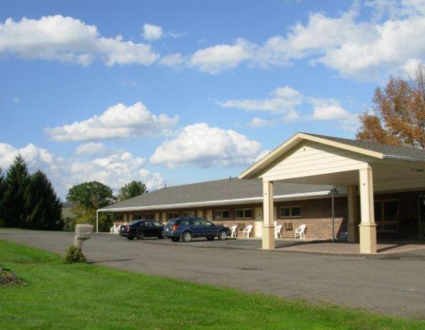 Red Carpet Inn On The Lake - Oneonta Exteriér fotografie
